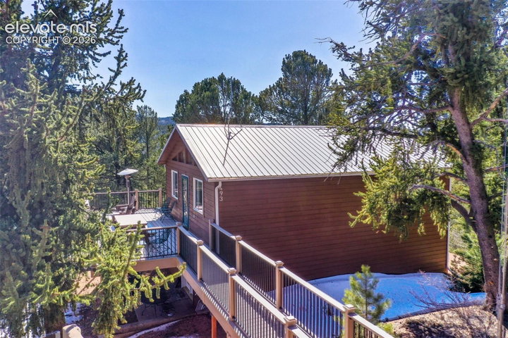 493 Horseshoe Drive — listing photo