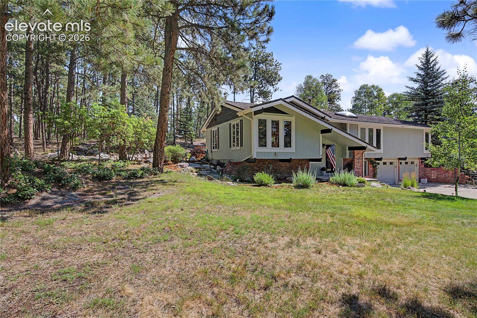 Listing photo 3 for 1250 Woodmoor Drive