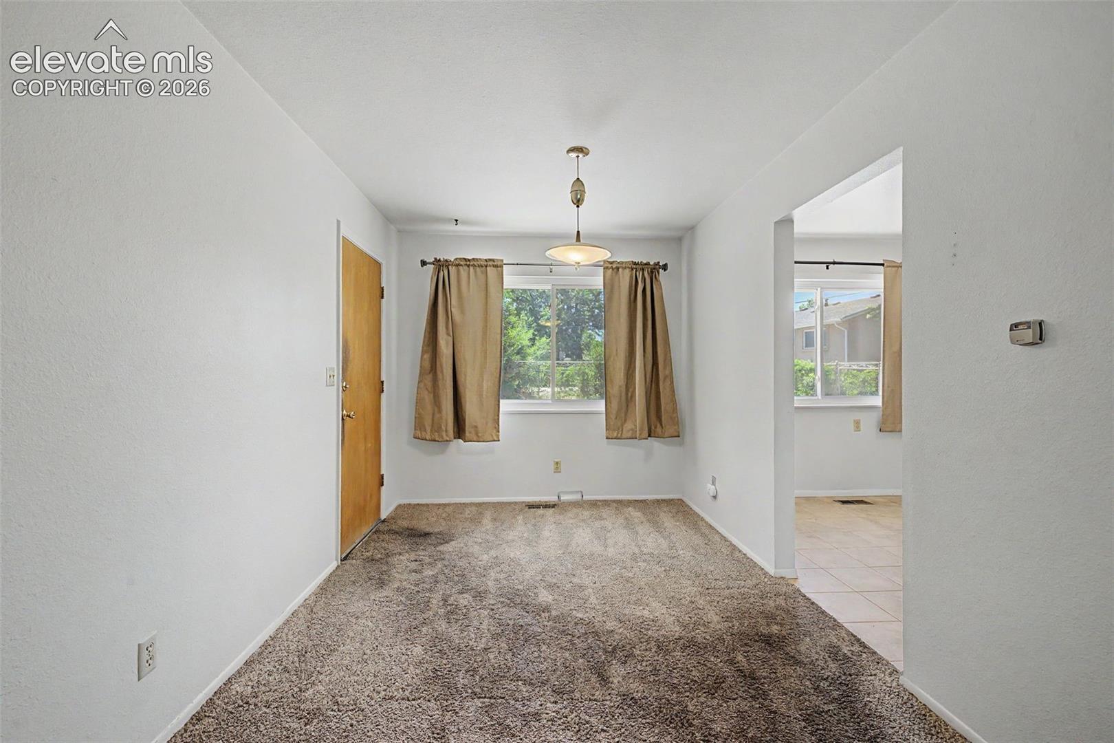 Listing photo 11 for 712 Lansing Drive