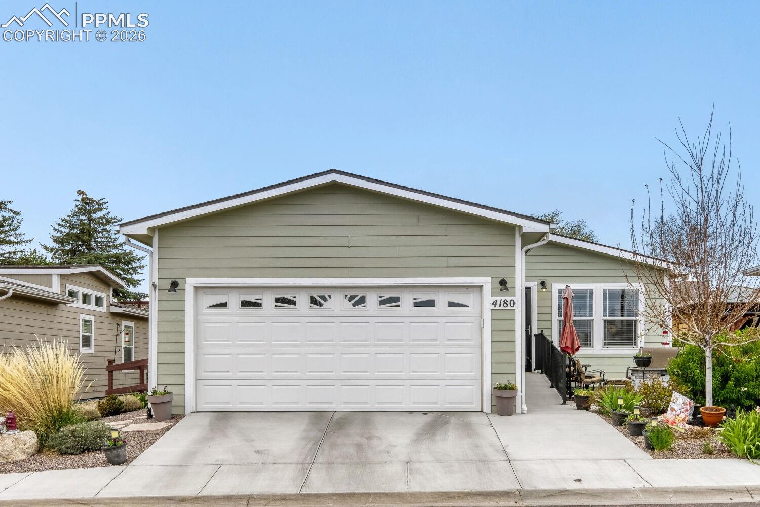 4180 Gray Fox Heights