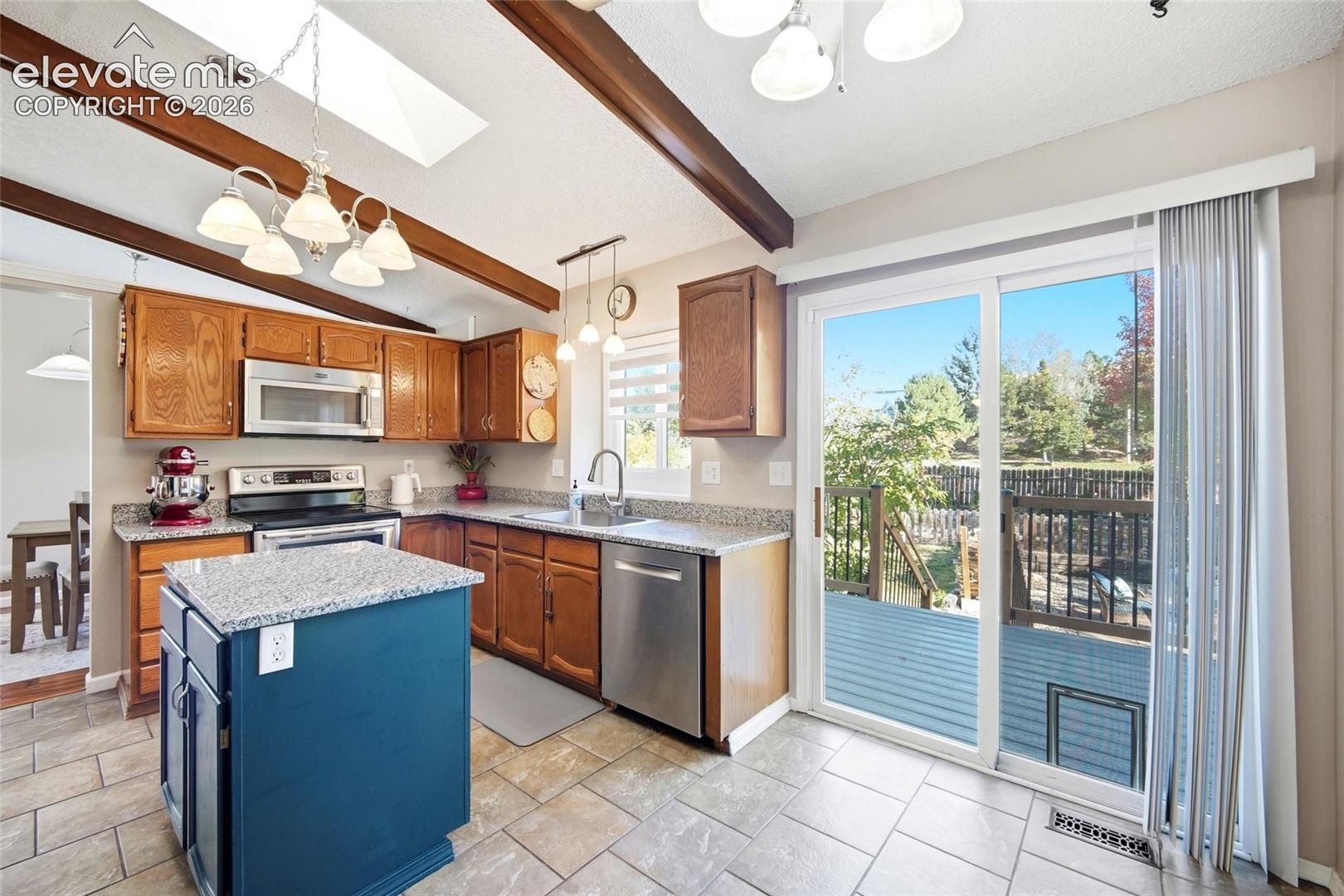 Listing photo 4 for 3880 Cloud Drive