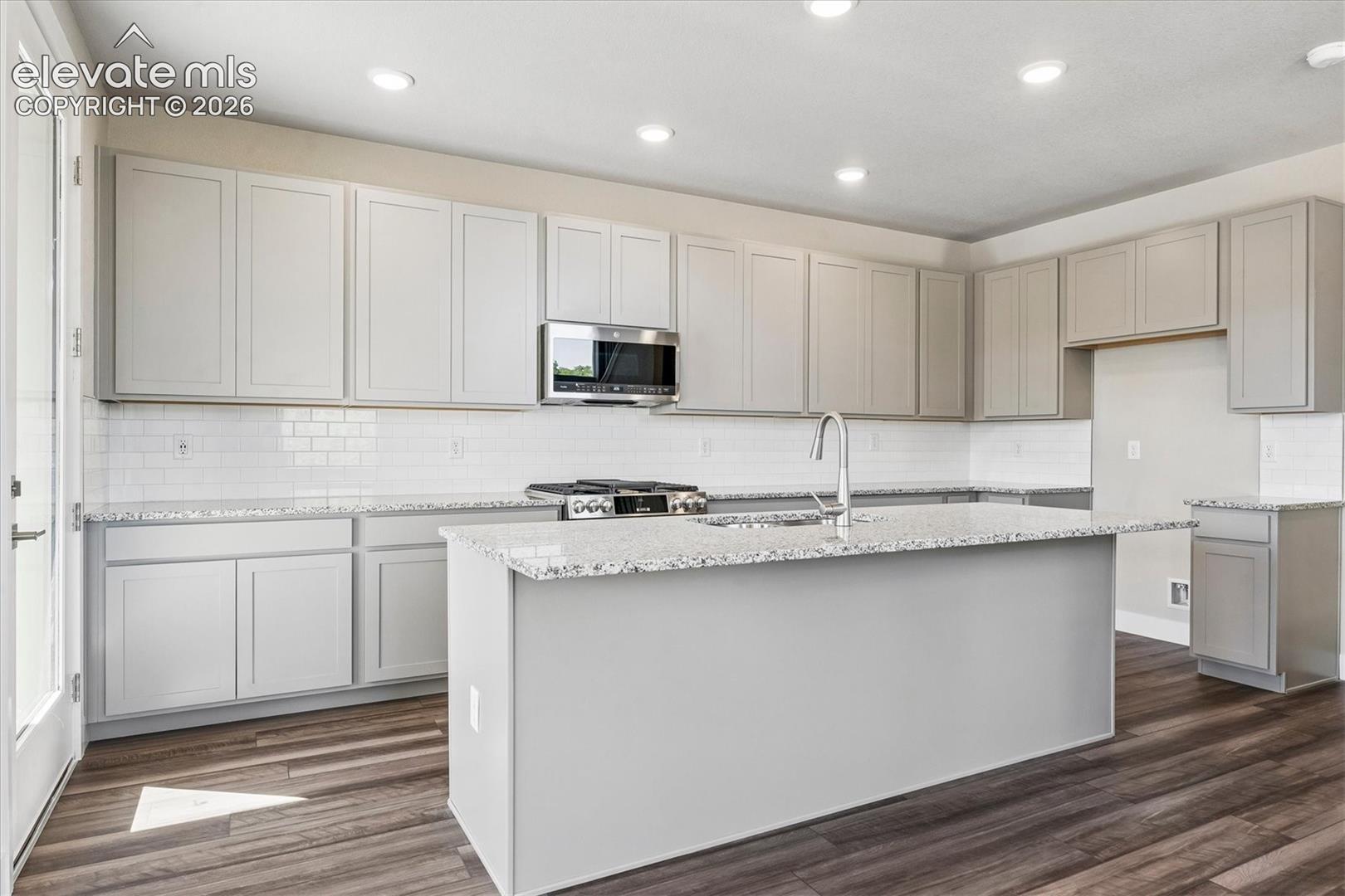 Listing photo 8 for 3023 Curly Grove