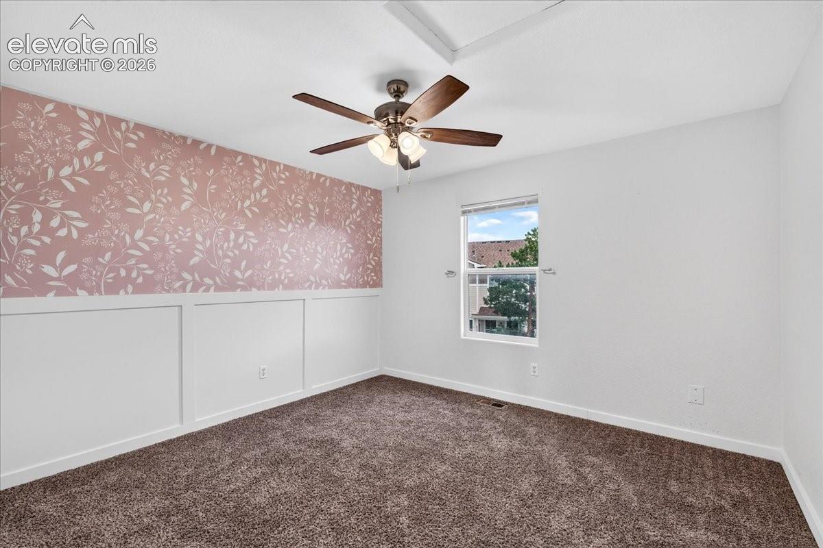 Listing photo 17 for 2409 Capital Drive