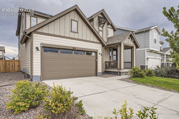 806 White Crow Street — listing photo