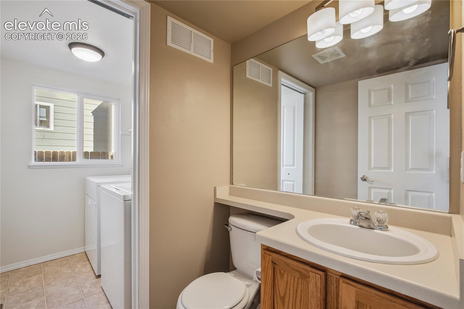 Listing photo 14 for 7451 Klipspringer Drive