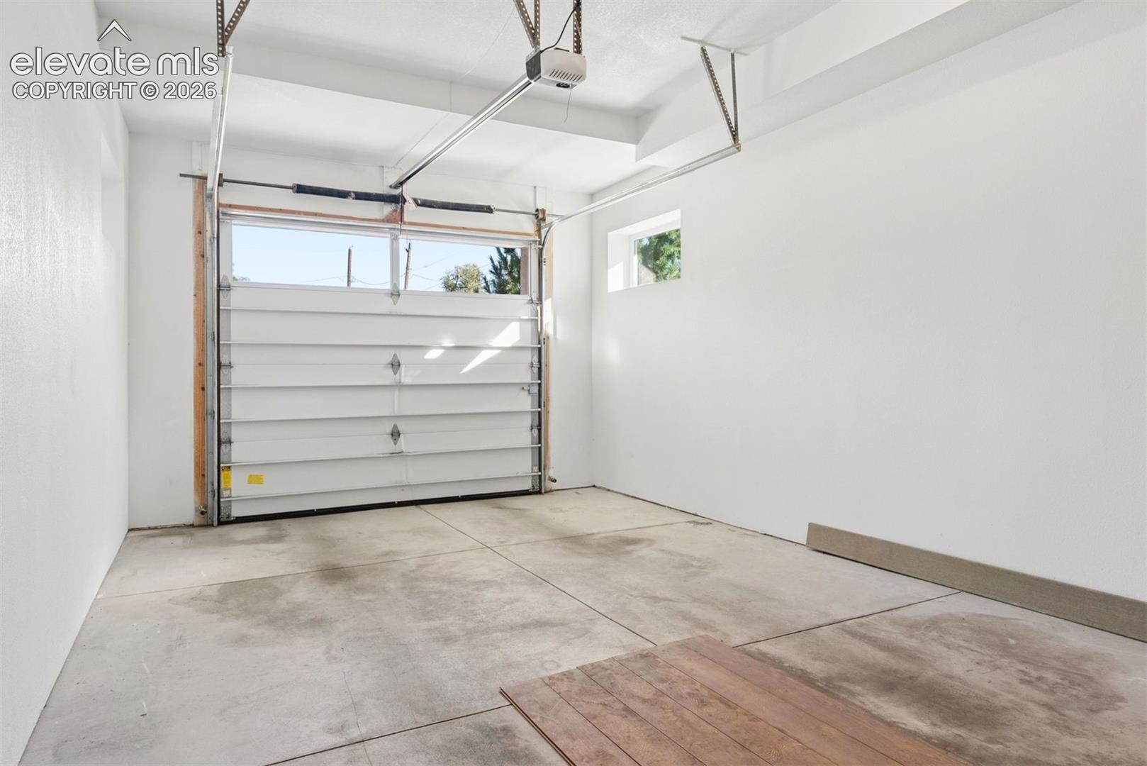 Listing photo 41 for 815 W Jefferson Street