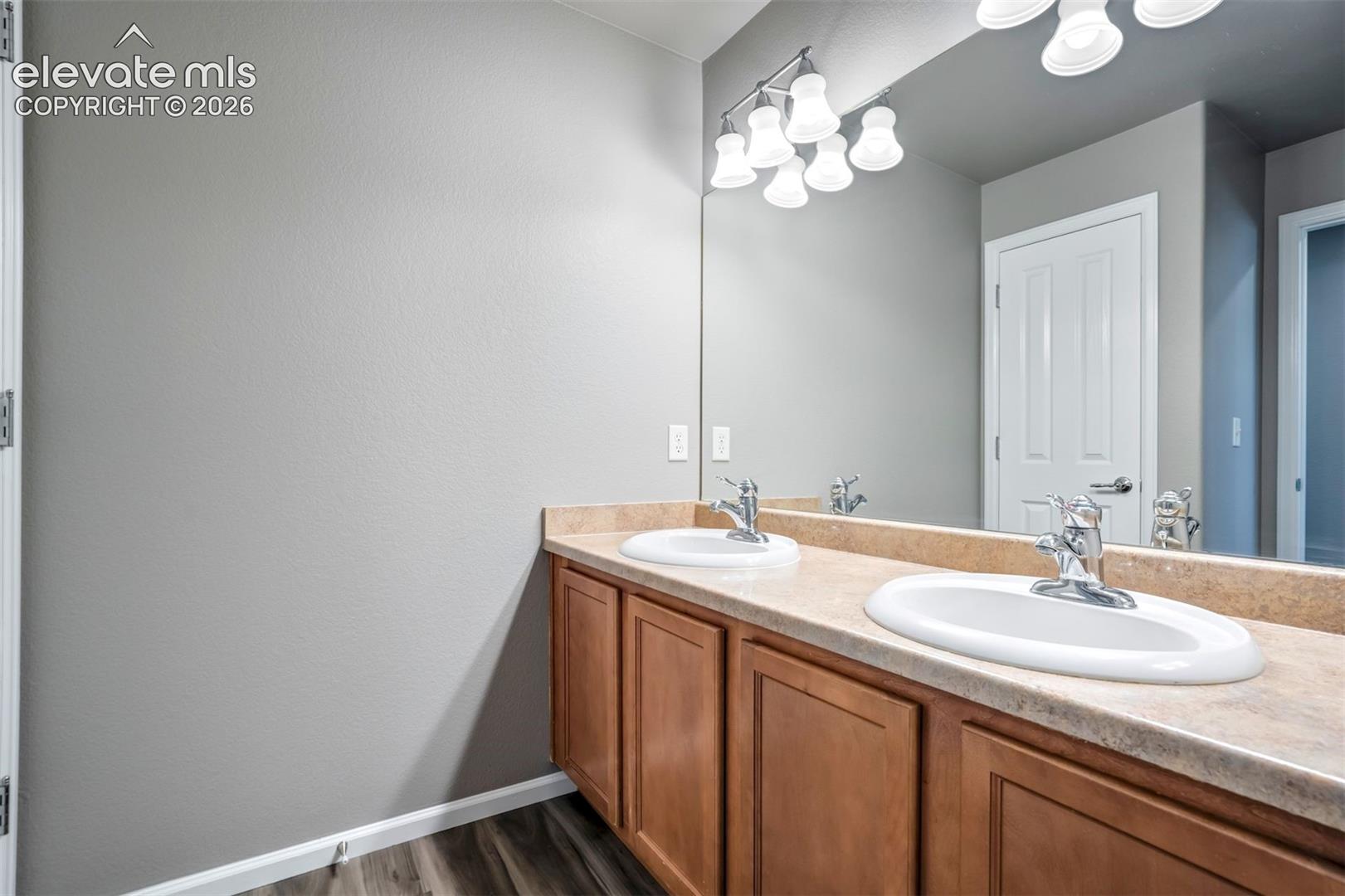 Listing photo 32 for 7303 Sandy Springs Point