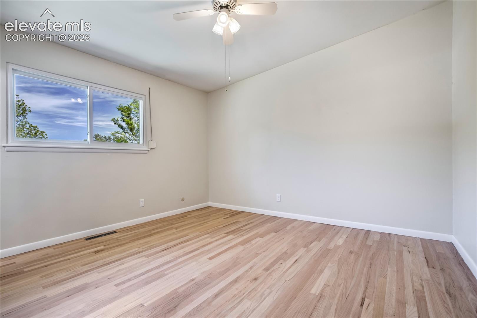 Listing photo 42 for 609 Crestridge Avenue
