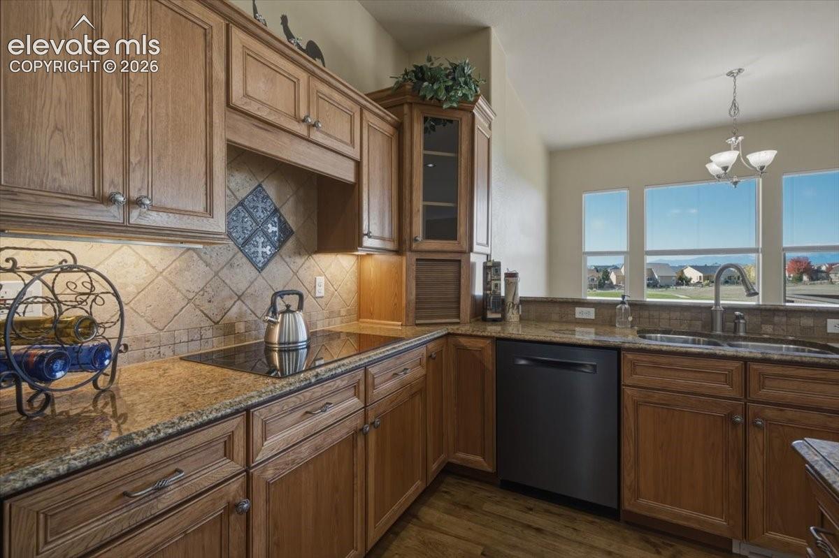 Listing photo 8 for 10862 Torreys Peak Way