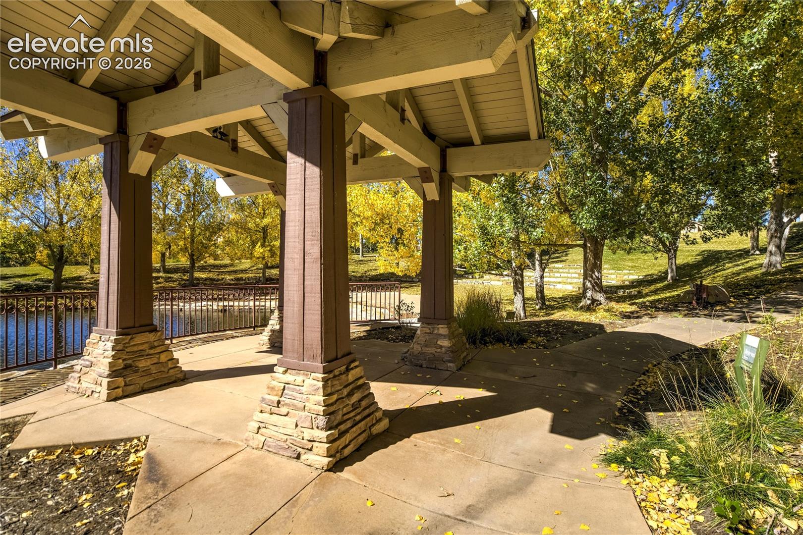 Listing photo 49 for 12427 Creekhurst Drive