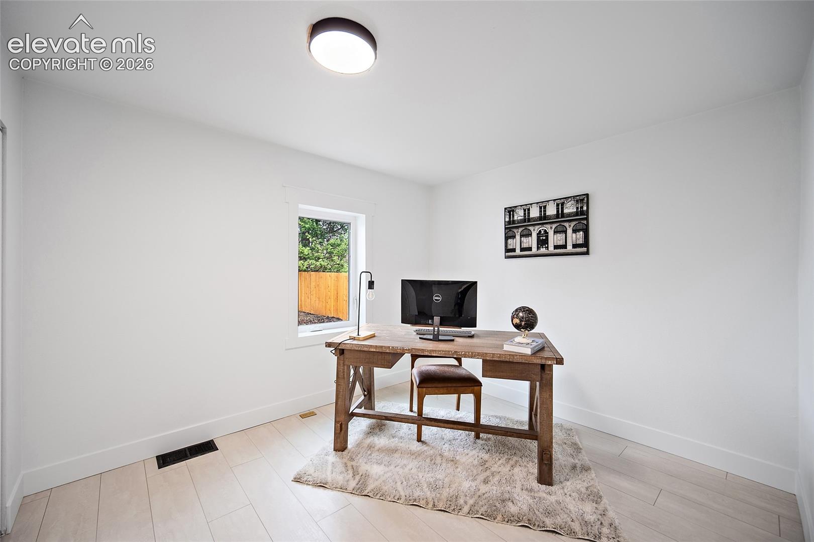 Listing photo 15 for 3630 W Walsh Place
