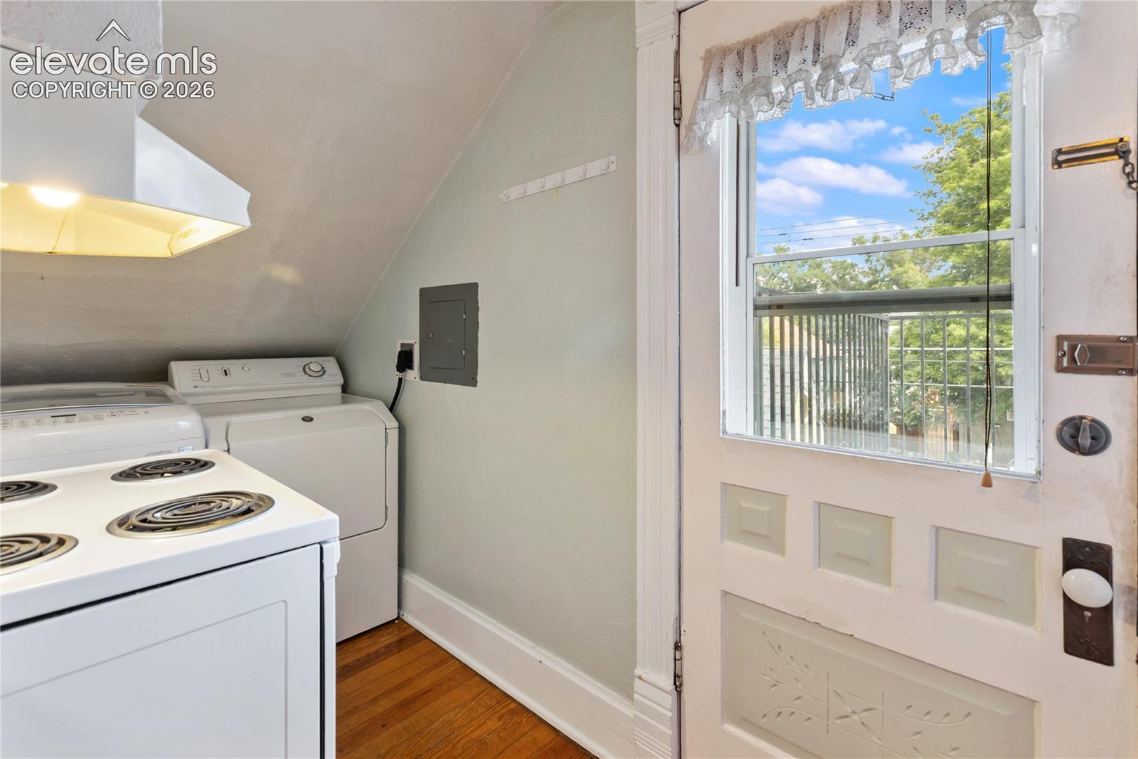 Listing photo 37 for 2210 W Kiowa Street