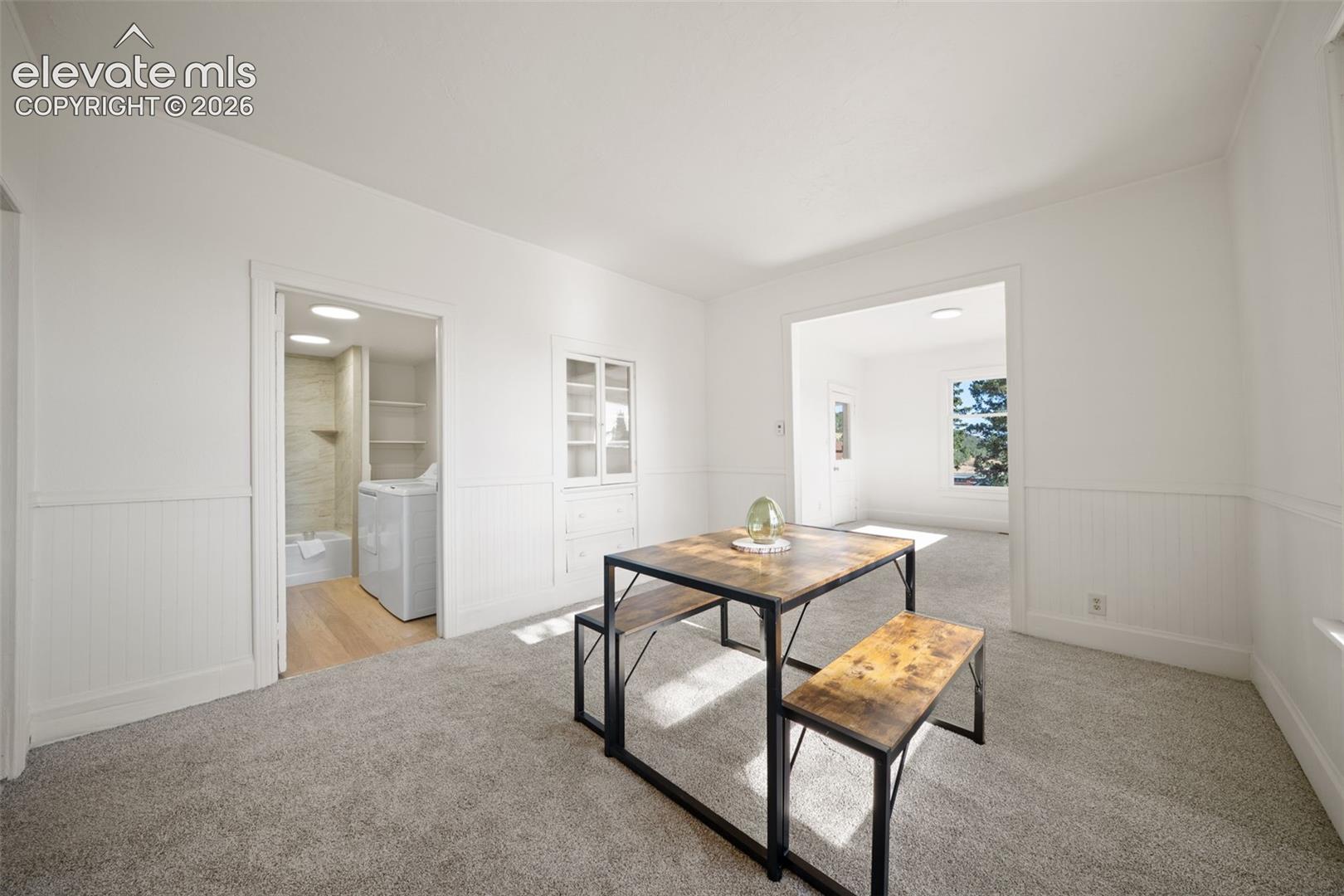 Listing photo 9 for 405 E Eaton Avenue