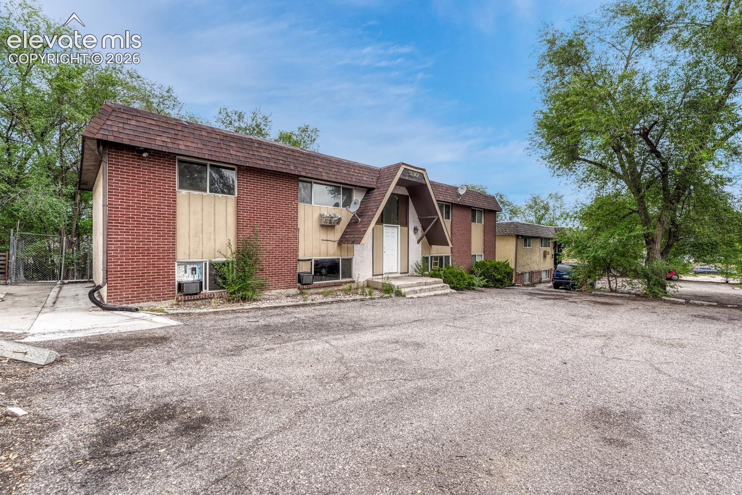 Listing photo 2 for 330 Vehr Drive