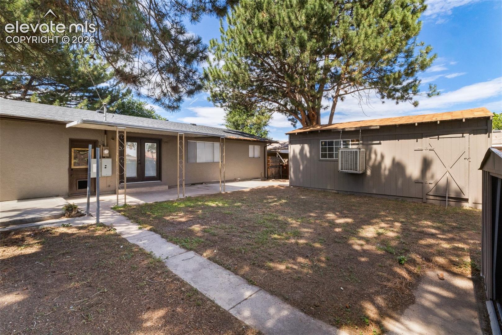 Listing photo 28 for 1818 Maplewood Drive
