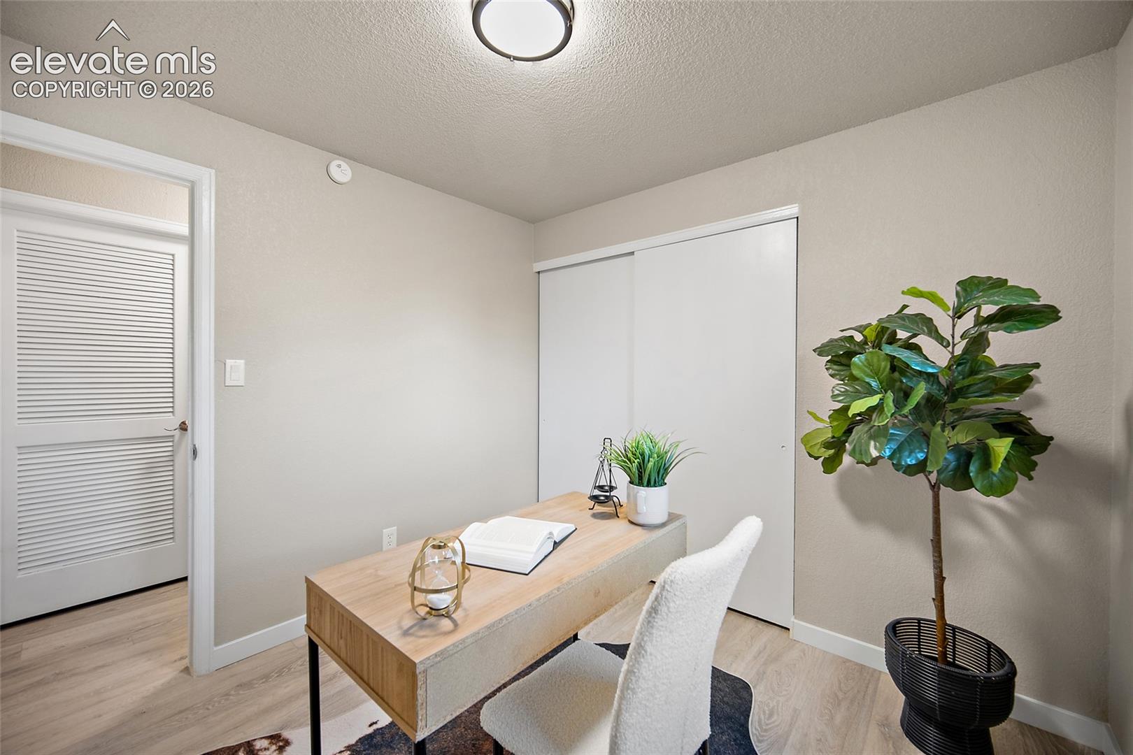 Listing photo 10 for 3928 E Pikes Peak Avenue