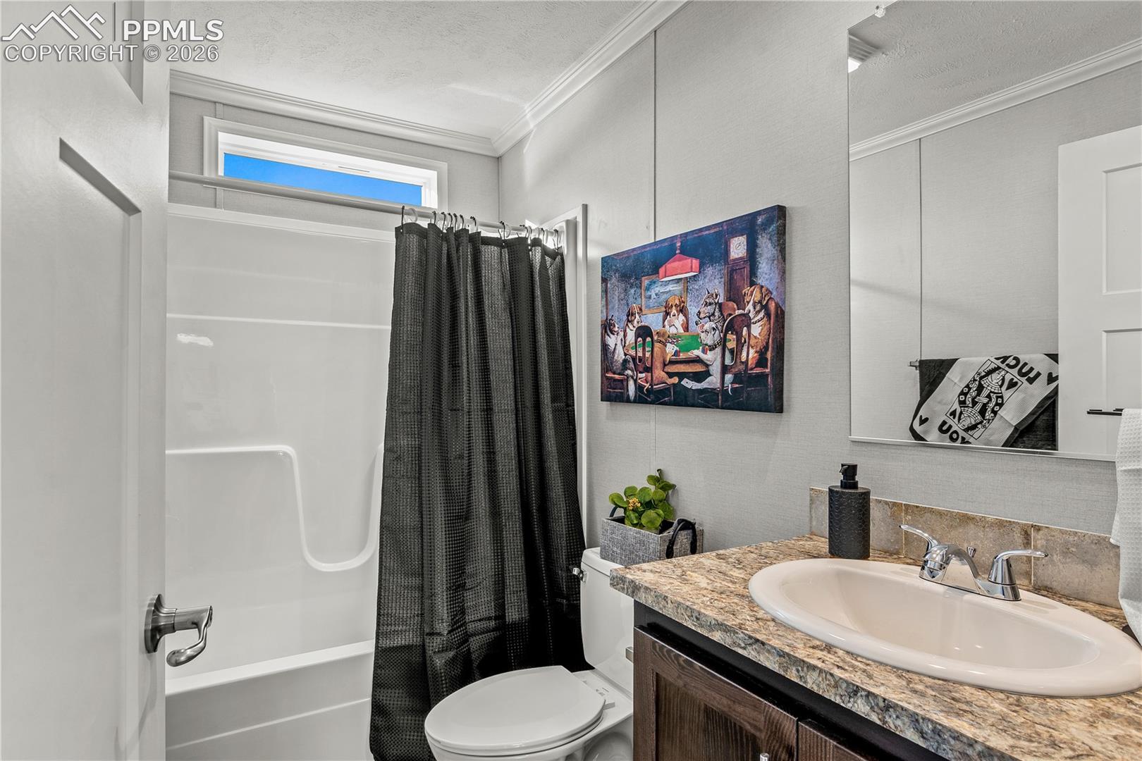 Listing photo 7 for 525 Carr Avenue