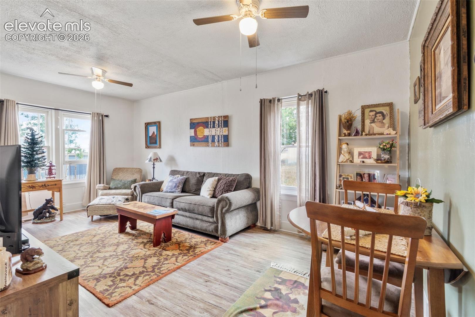 Listing photo 11 for 331 E Golden Avenue