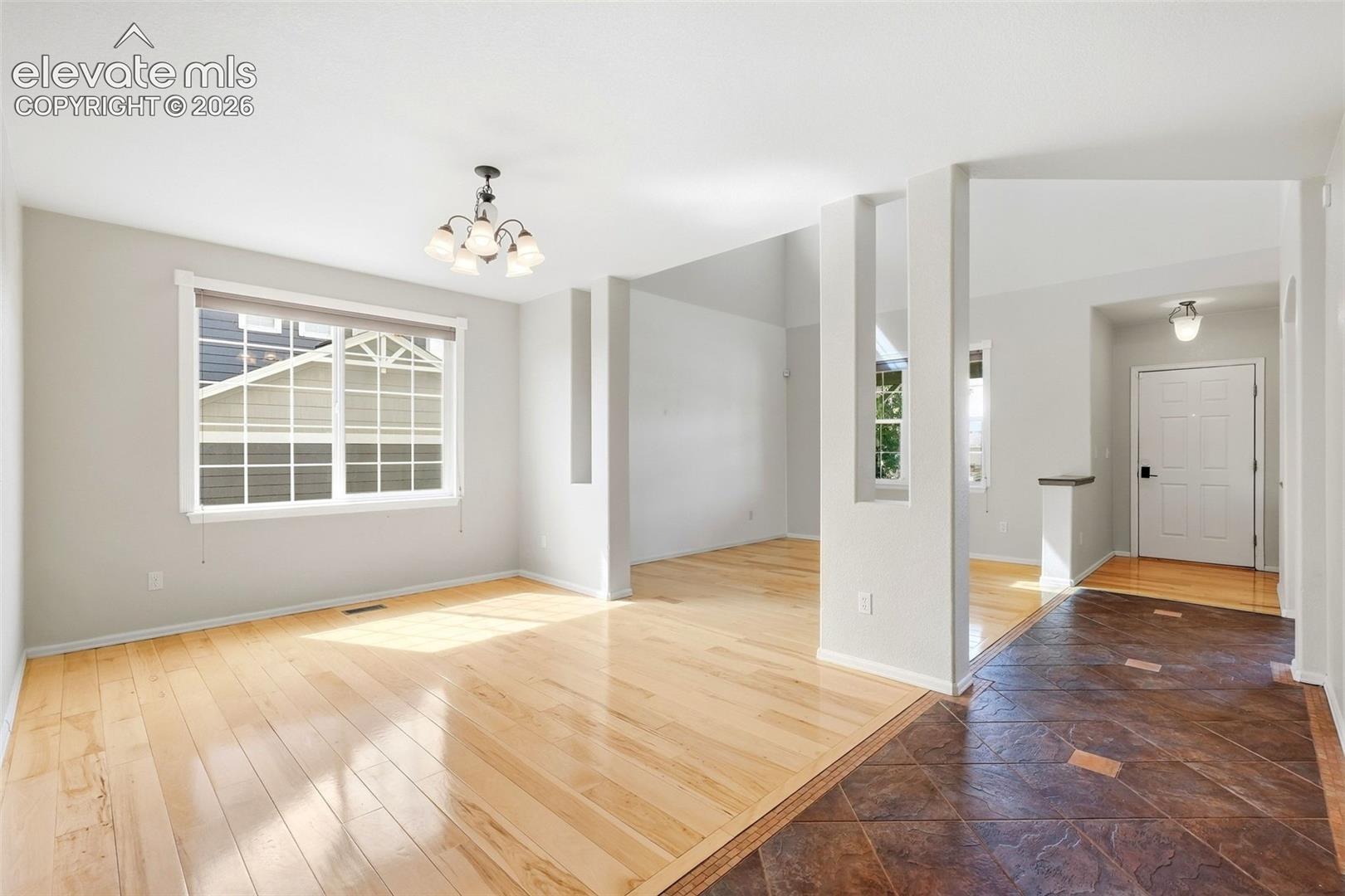 Listing photo 13 for 8931 Oakmont Road