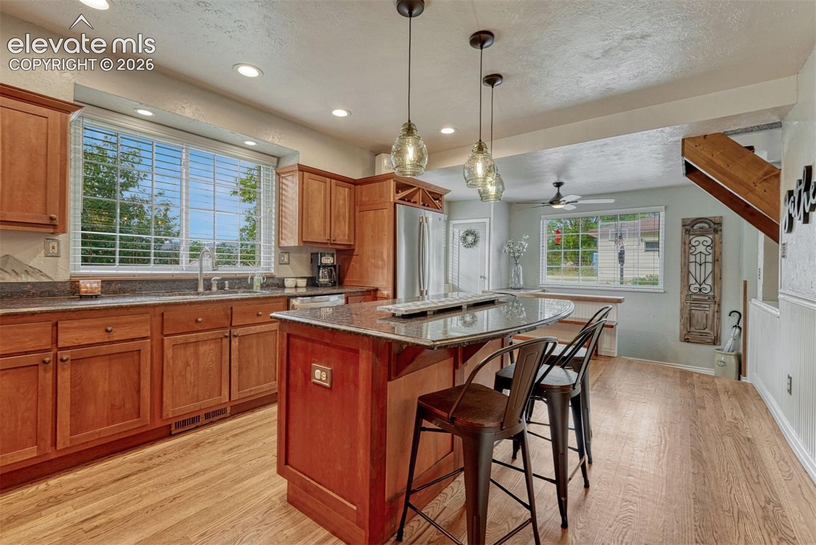 Listing photo 18 for 1900 E San Rafael Street