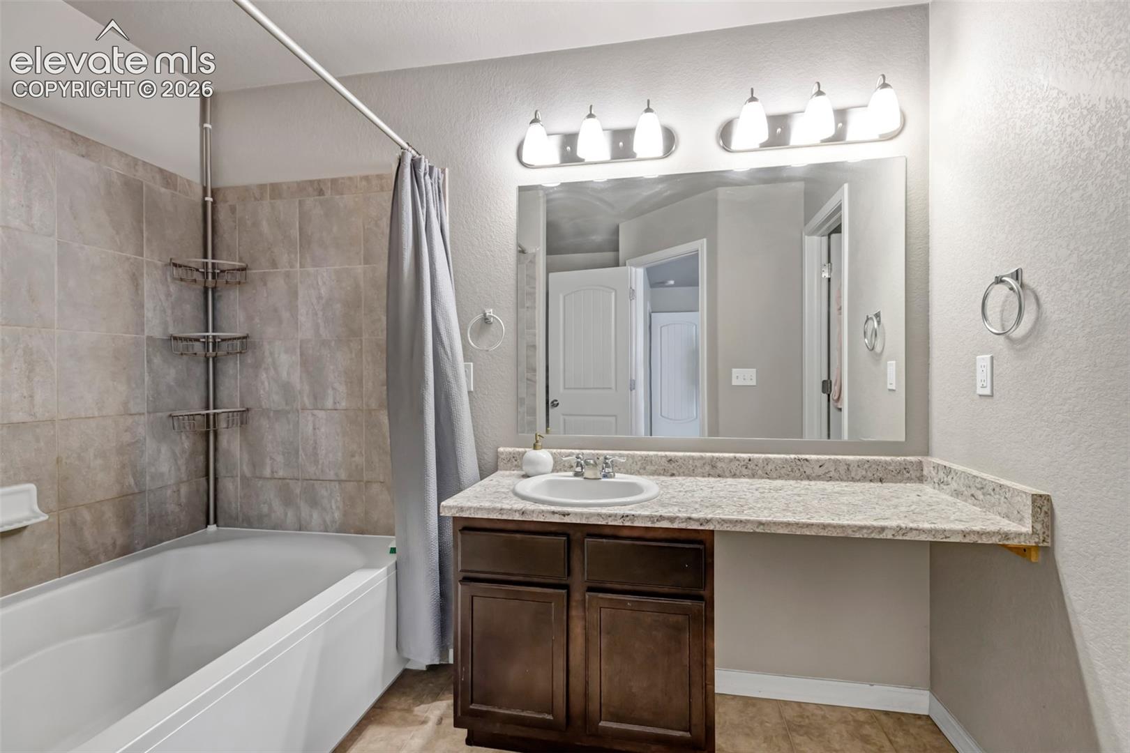 Listing photo 21 for 7548 Benecia Drive