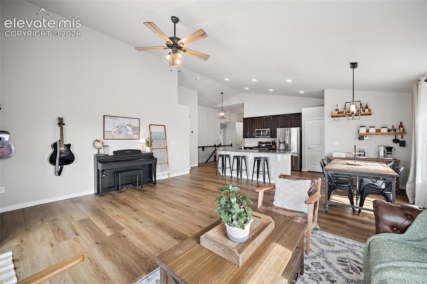 Listing photo 13 for 9790 Vistas Park Drive