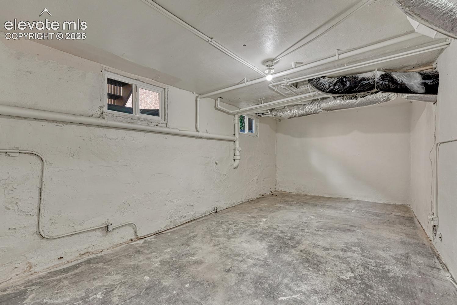 Listing photo 36 for 209 E Washington Street