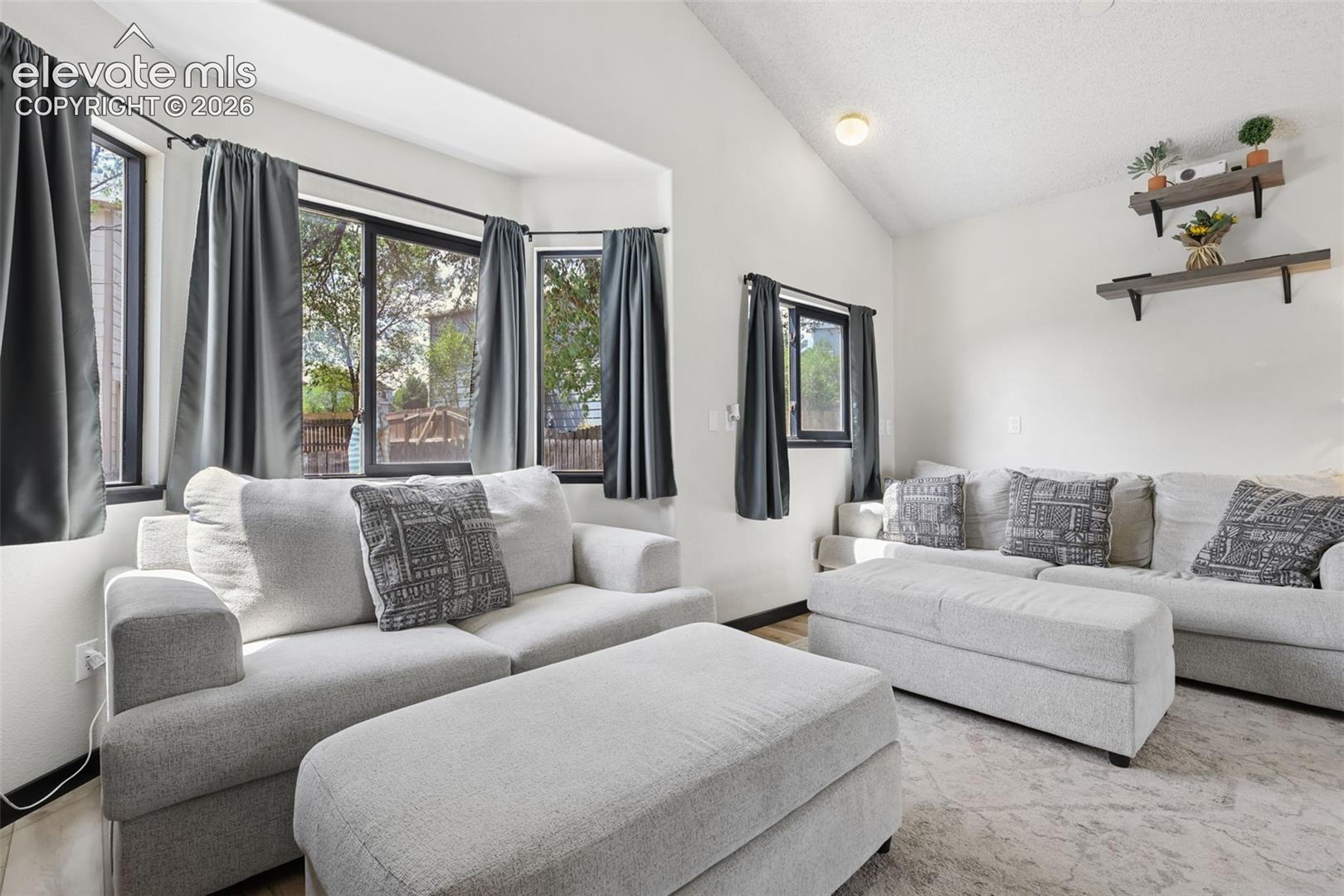 Listing photo 7 for 601 Rye Ridge Road