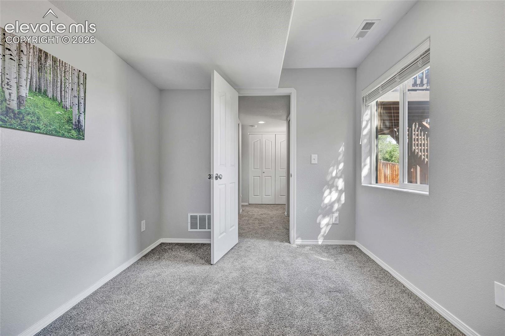 Listing photo 36 for 1204 White Stone Way