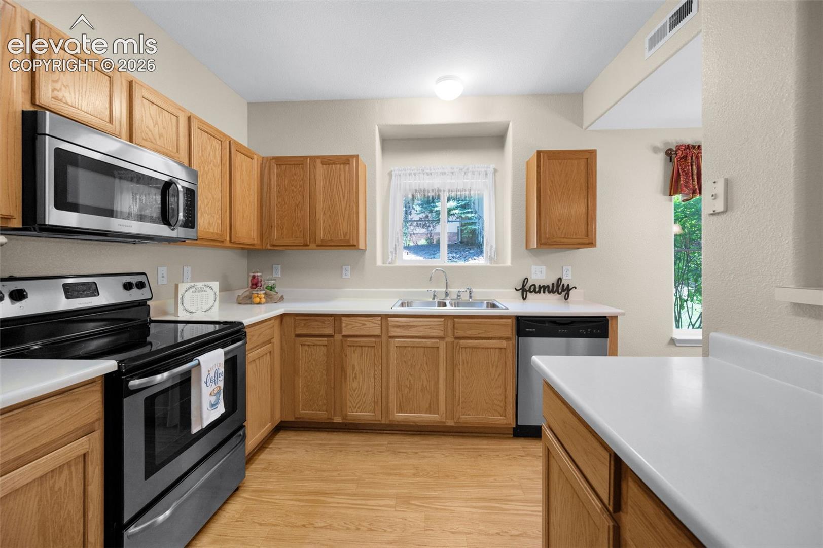 3831 Riviera Grove, photo 8