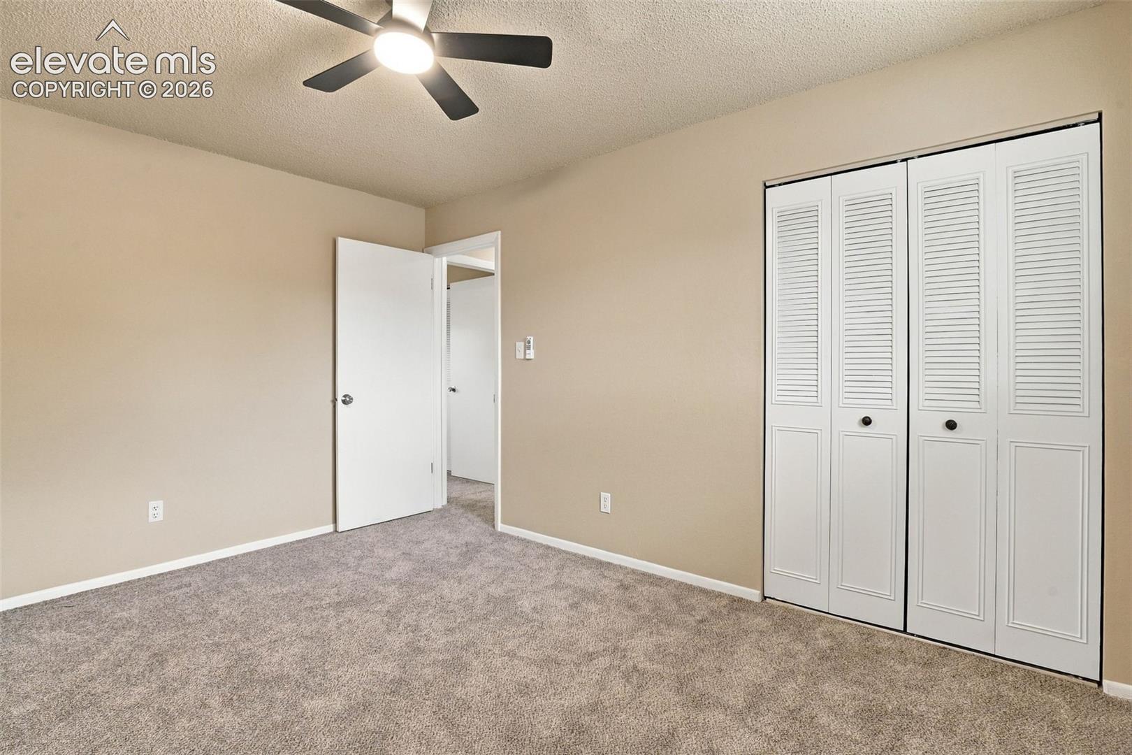 Listing photo 6 for 1070 Applewood Drive