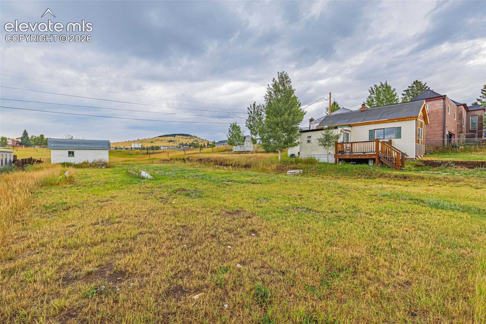 Listing photo 5 for 207 W Eaton Avenue