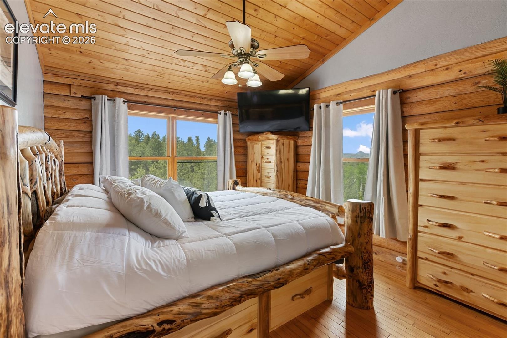 Listing photo 23 for 918 Douglas Fir Drive
