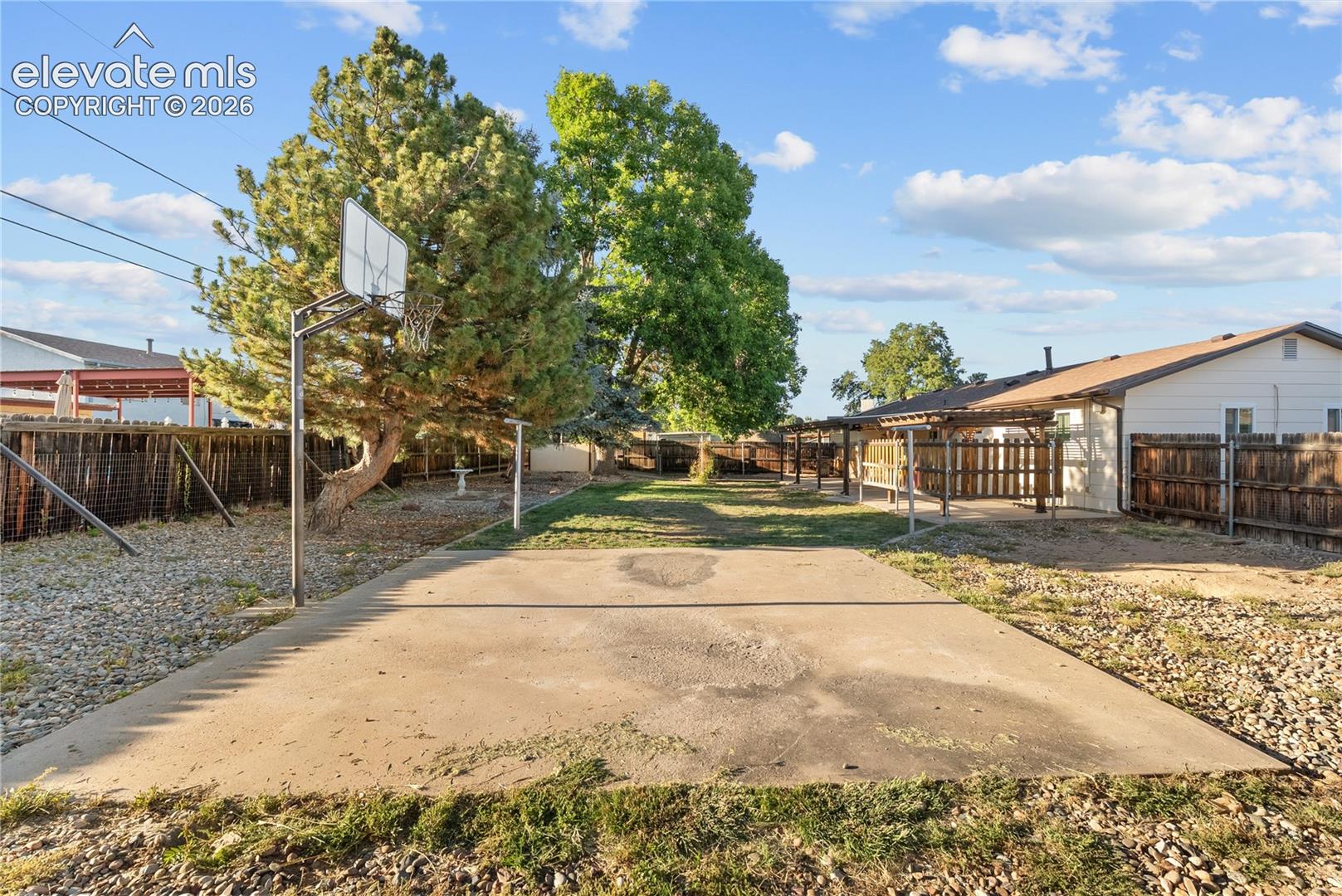 Listing photo 30 for 3523 White Pine Court