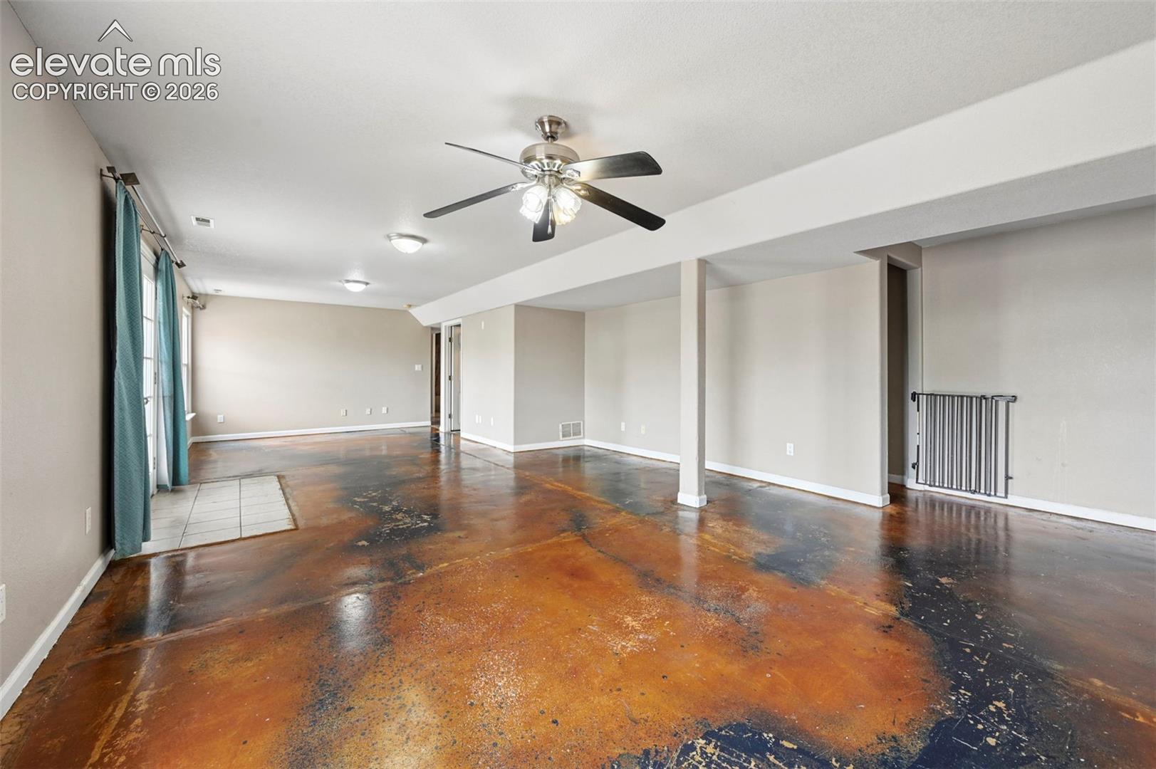 Listing photo 24 for 979 S Alexis Lane