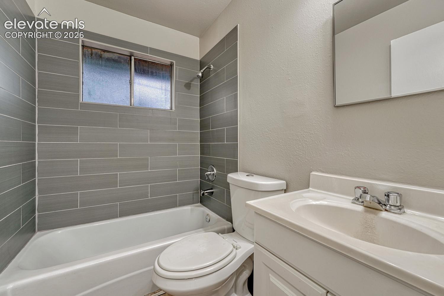 Listing photo 18 for 330 Vehr Drive