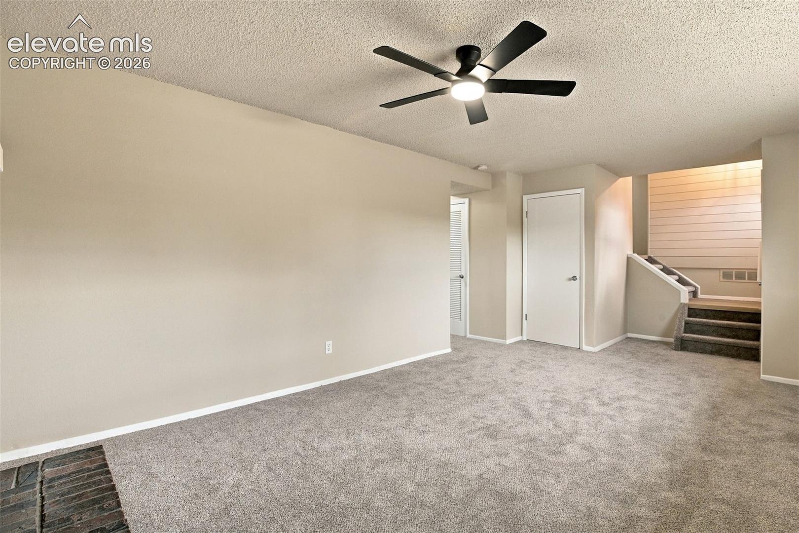 Listing photo 23 for 1070 Applewood Drive