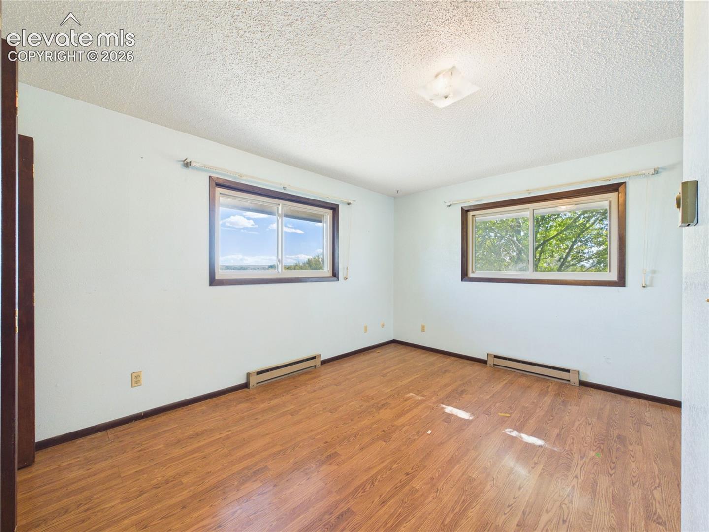 Listing photo 16 for 1980 27th Lane