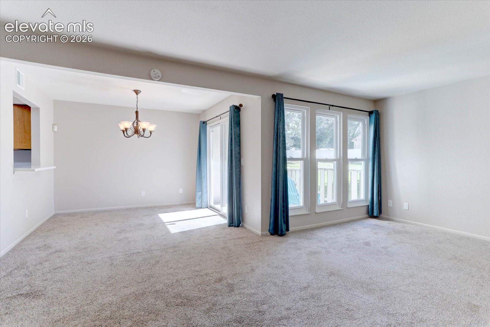 Listing photo 7 for 3330 Templeton Gap Road 55