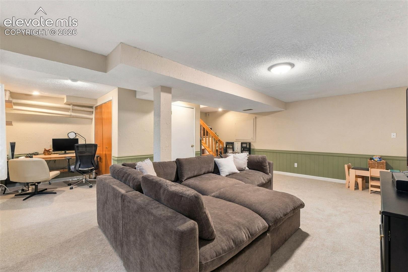 Listing photo 43 for 271 N Holcomb Circle