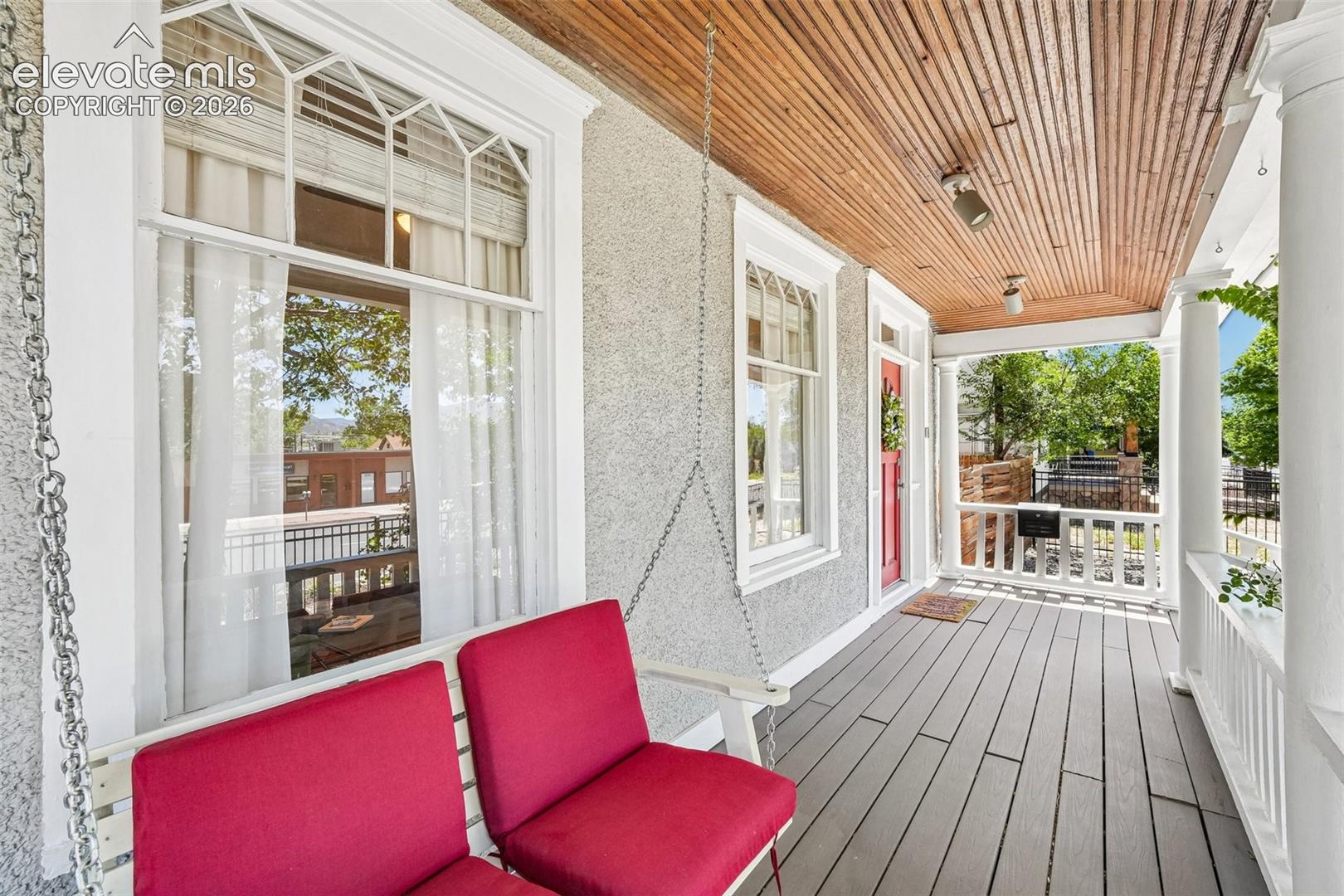 Listing photo 5 for 2118 W Colorado Avenue