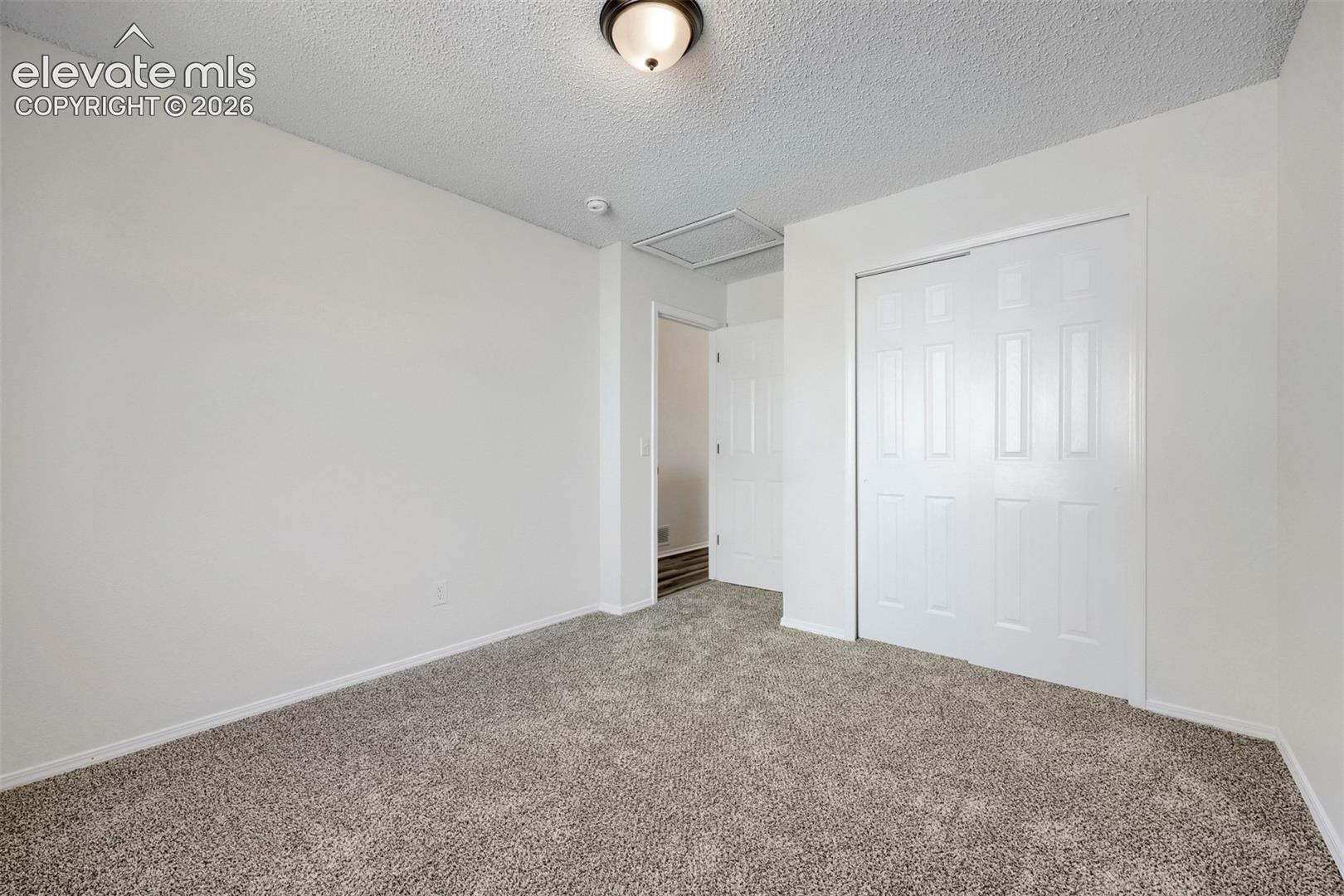 Listing photo 15 for 858 Marshall Drive