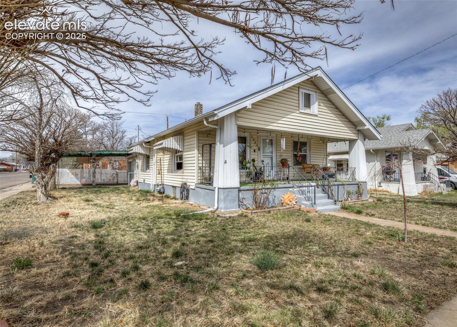 Listing photo 2 for 2035 Pine Street