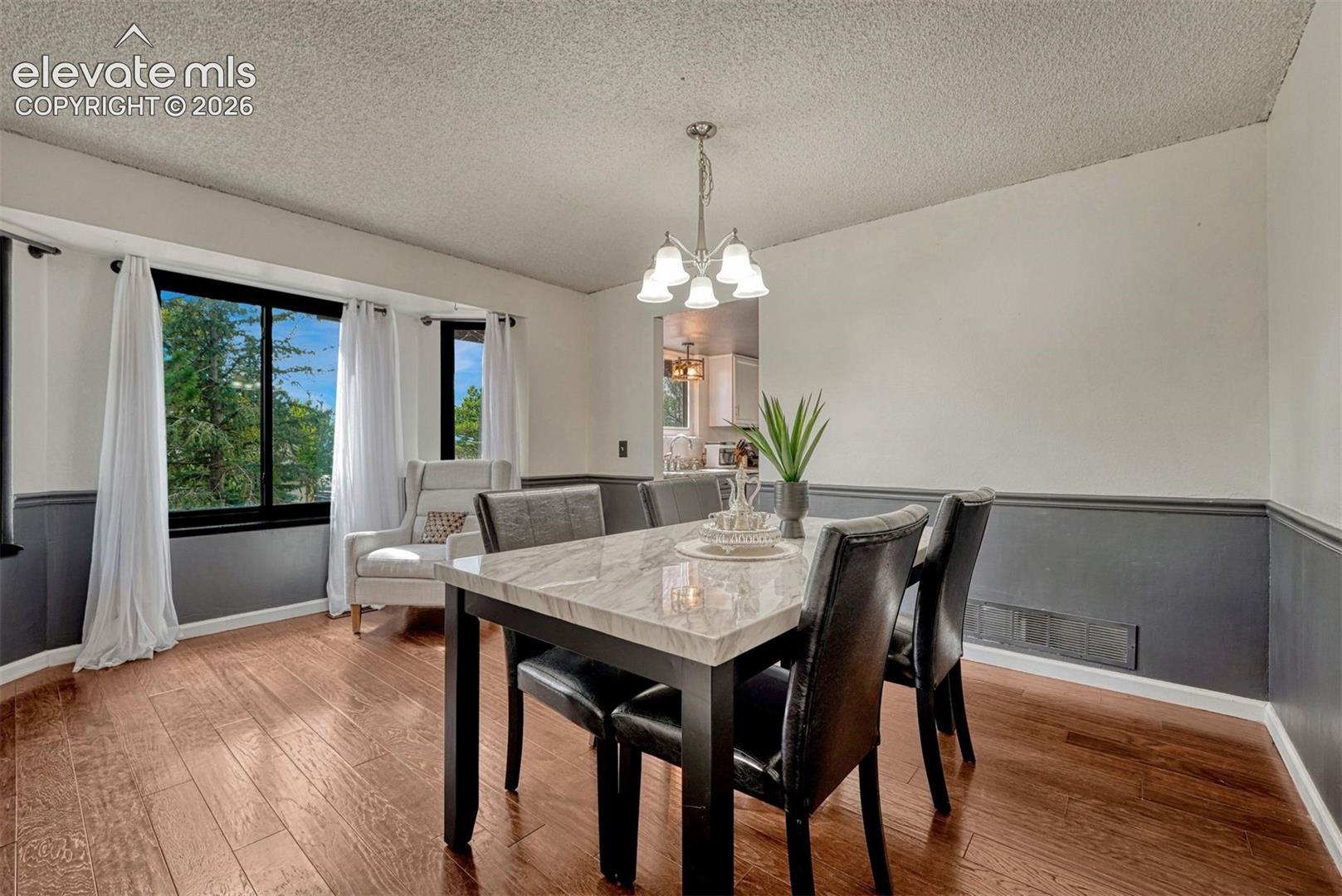 Listing photo 6 for 7510 Hickorywood Drive