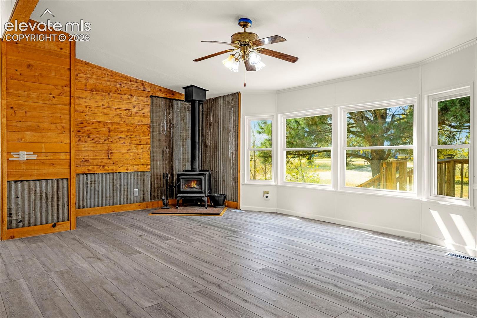 Listing photo 2 for 5505 Prospero Road