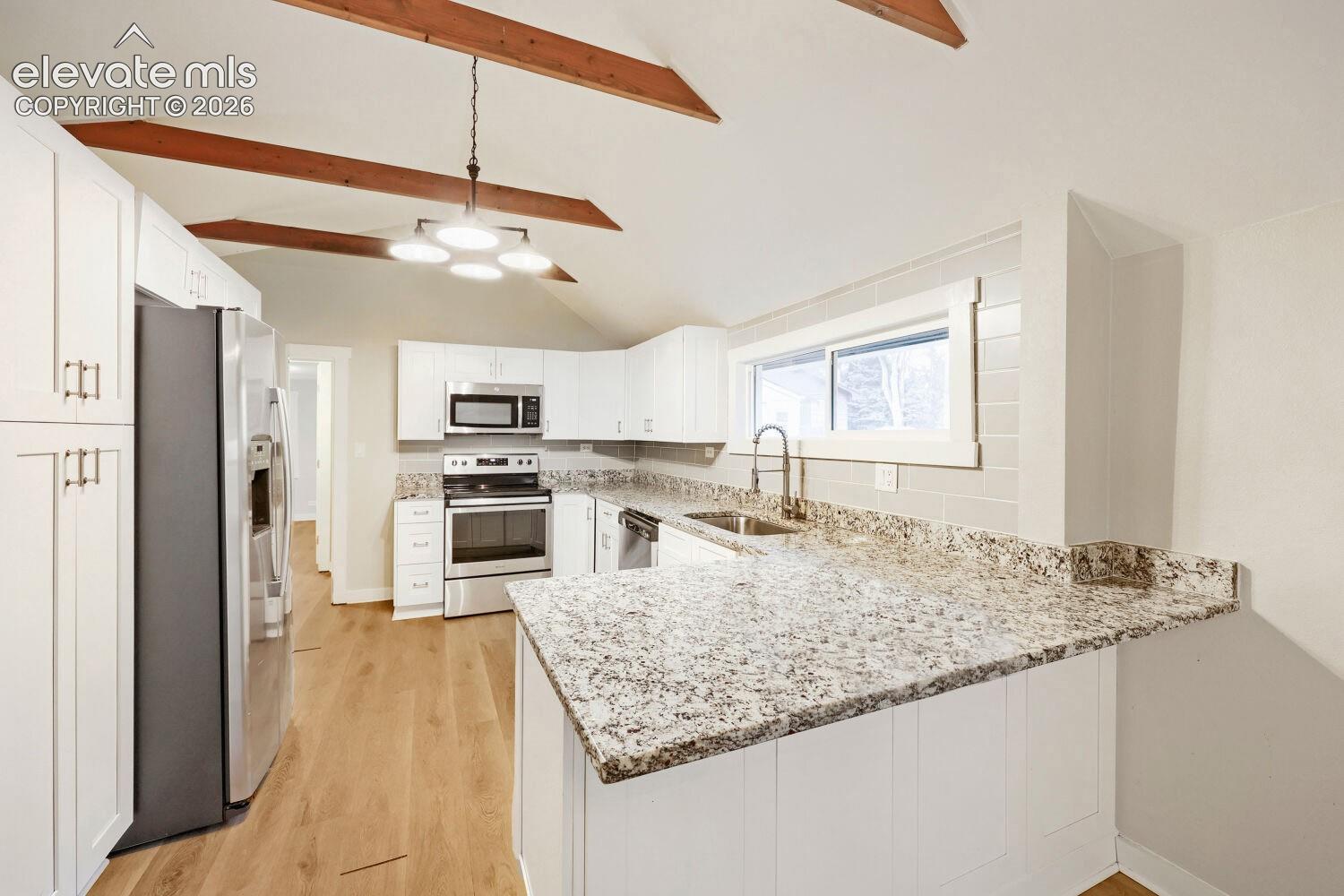 Listing photo 13 for 1112 2nd Street