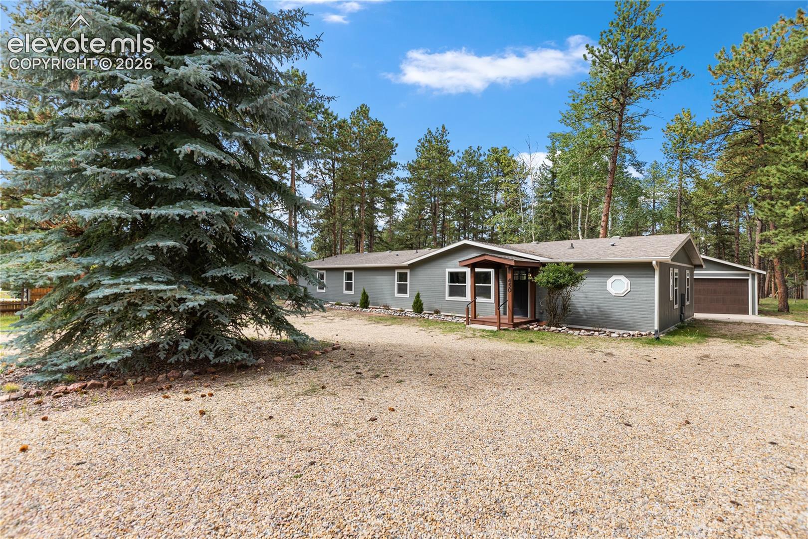 Listing photo 2 for 450 County Road