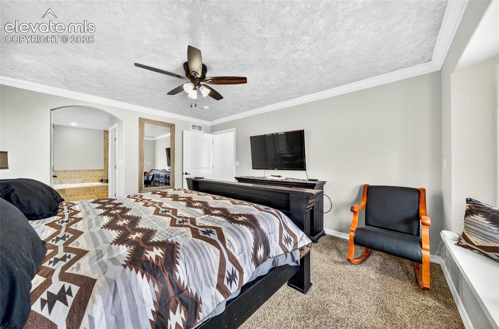Listing photo 9 for 2311 Meadowlark Lane