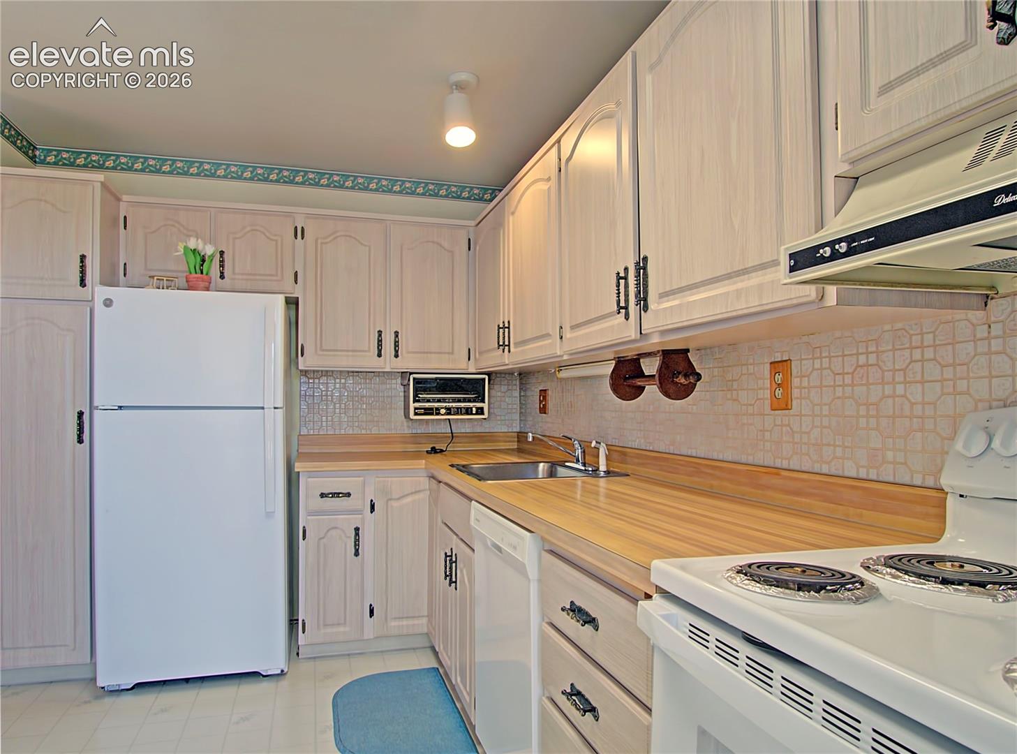 777 Saturn Drive, photo 15