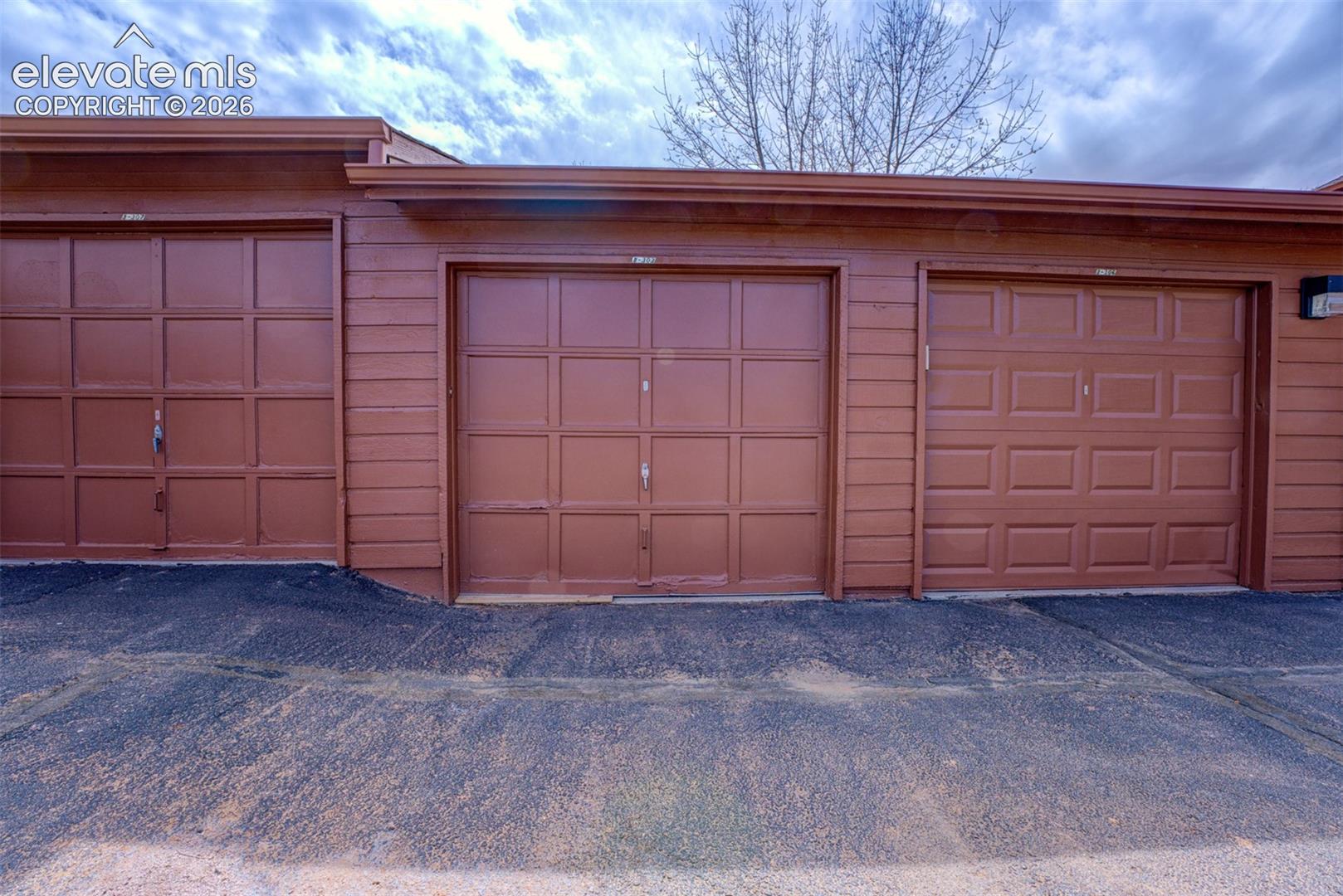 2440 Palmer Park Boulevard, photo 3